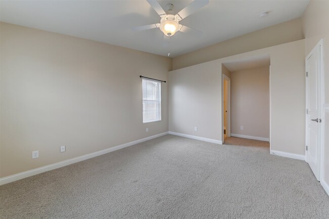 Building Photo - 613 Ivy Ridge Dr