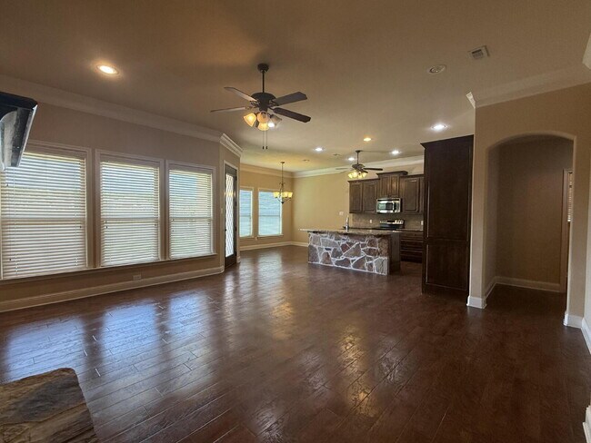 Building Photo - 9804 Houston Dr