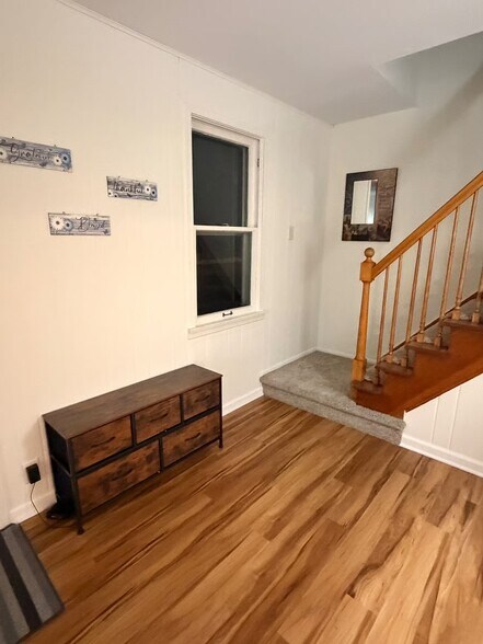 Building Photo - 4256 S 96th St