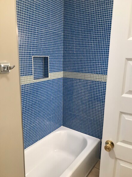 Building Photo - 201 W Locust St