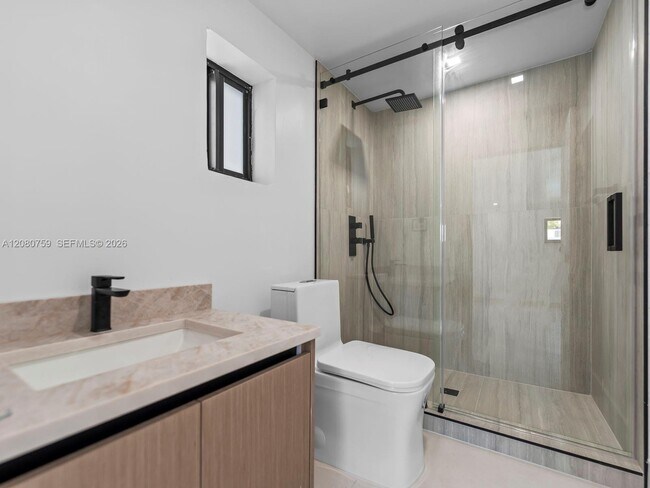 Building Photo - 1221 Biarritz Dr
