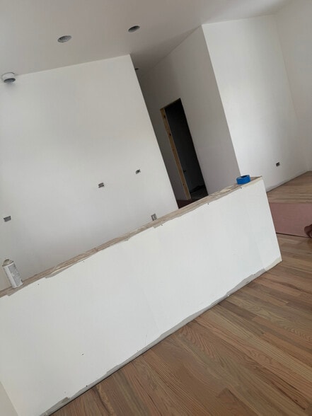 Building Photo - 1249 S Kedvale Ave