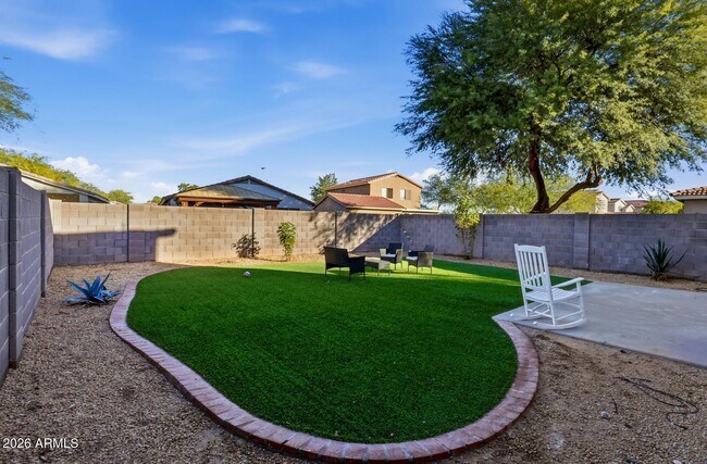 Building Photo - 220 W Beechnut Pl