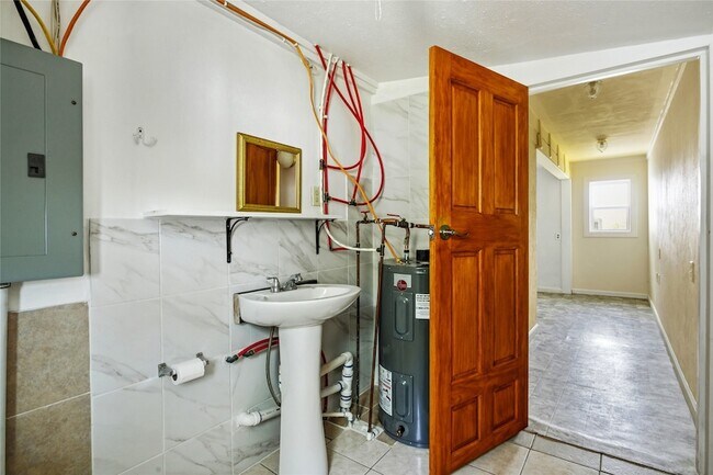 Building Photo - 2543 Co Rd 332