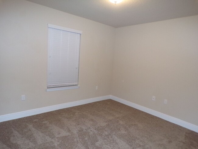 Building Photo - 3-Bed Craftsman-Style Home - Corner Lot