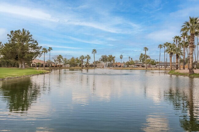 Building Photo - 650 S Arrowwood Way