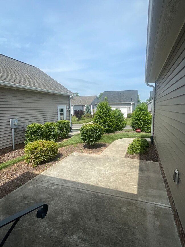 Building Photo - Beautiful 3BR Ranch Home in Bailey's Glen at Lake Norman