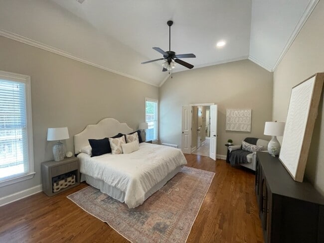 Building Photo - Luxurious home in Collierville with an ing...