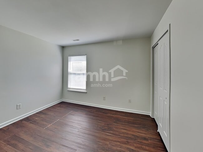 Building Photo - 4732 Sunburst Ln