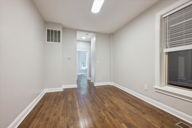 Building Photo - 2405 W McLean Ave
