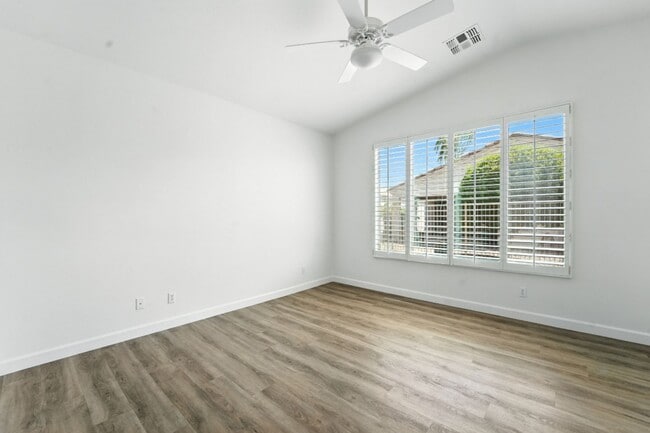 Building Photo - Fully Remodeled 2BR + Den in Trilogy at Po...