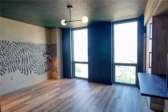 Building Photo - 2870 Pharr Ct S Northwest