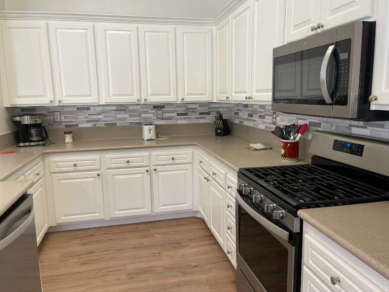 Building Photo - 44185 Camino Lavanda