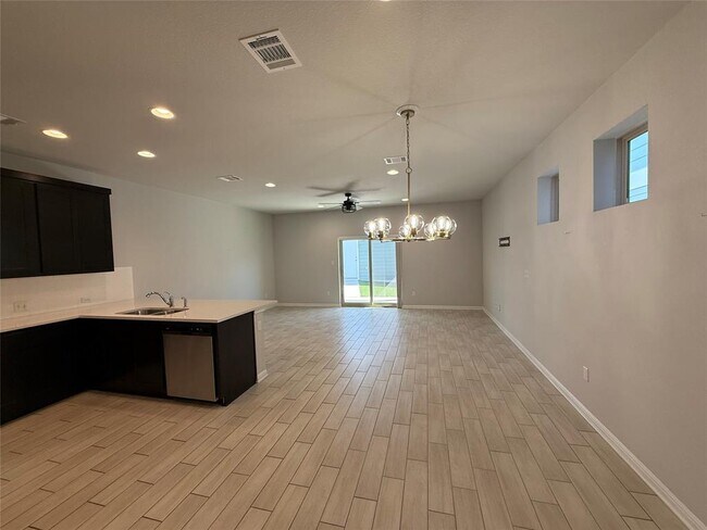 Building Photo - 1720 Artesian Spgs Xing