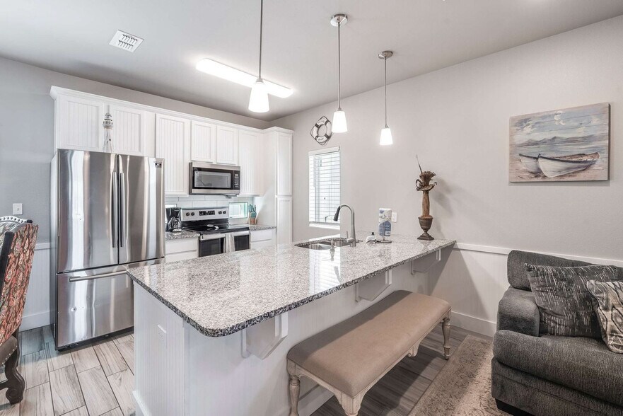 Building Photo - 1701 S Station St