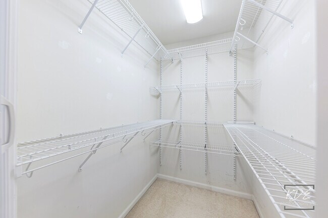 Building Photo - 651 Hawley Dr