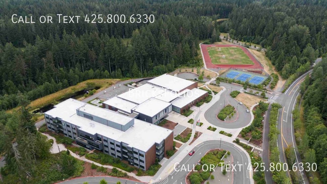 Building Photo - Luxury Corner-Lot Home in Redmond Ridge Ea...