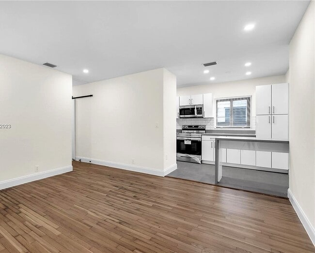 Building Photo - 3762 SW 27th Ln