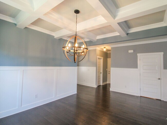 Building Photo - Great Location near Edgewater and Toyota F...