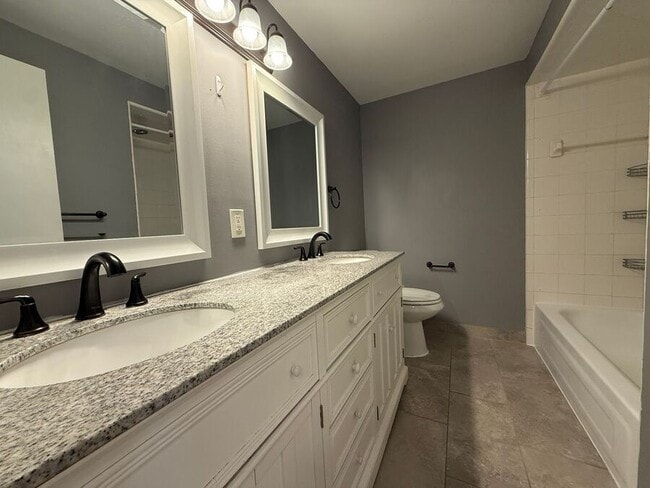 Building Photo - 15109 El Dorado Ter-