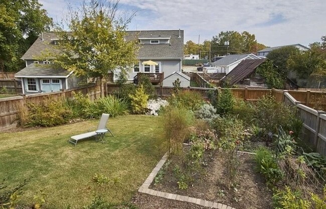 Building Photo - Beautiful Craftsman home near Duke!