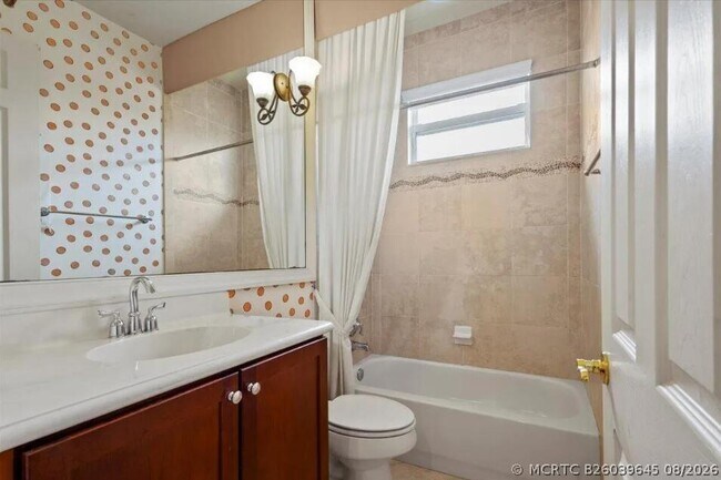 Building Photo - 2335 NW Via Della Ct