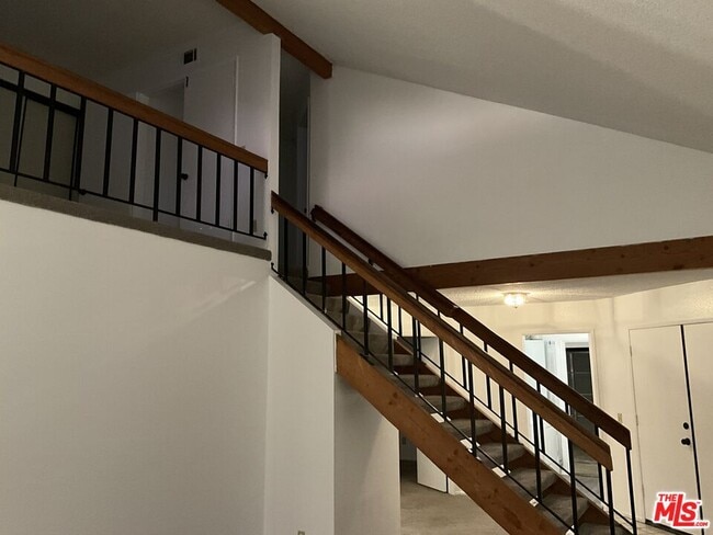 Building Photo - 6146 Jennifer Ln