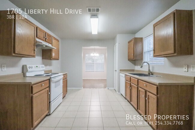 Building Photo - 1705 Liberty Hill Dr