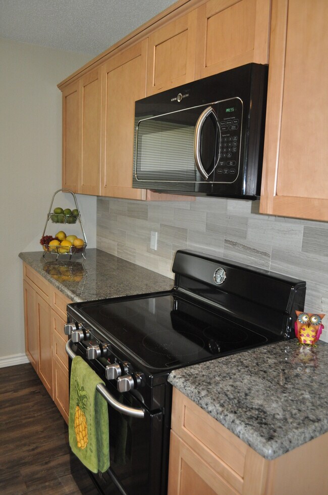 Building Photo - 817 Mulkey Ln