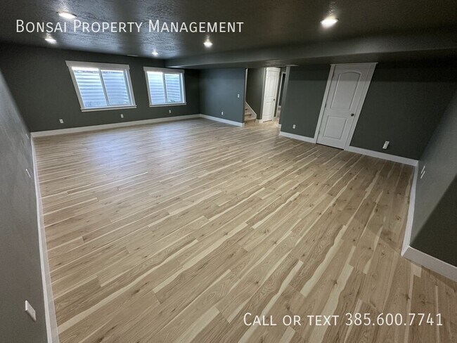 Building Photo - 4554 N Mt Ellen St
