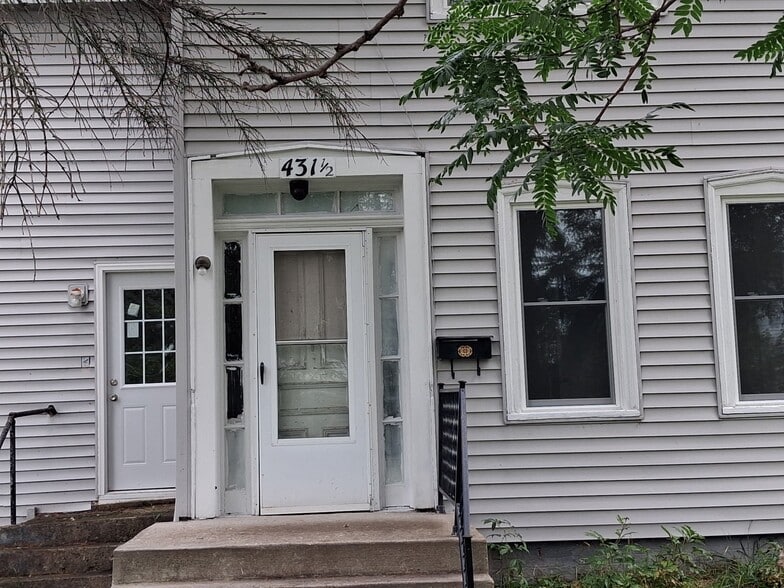 Primary Photo - 431 W Pleasant St