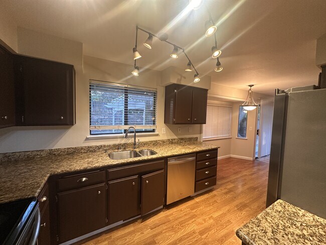 Building Photo - 4145 Rockford Dr