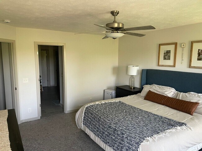 Building Photo - Home For Rent Papillion