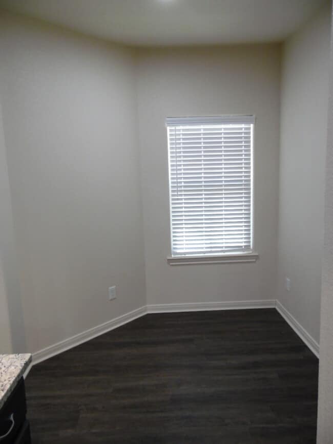 Building Photo - 301 Panther Way