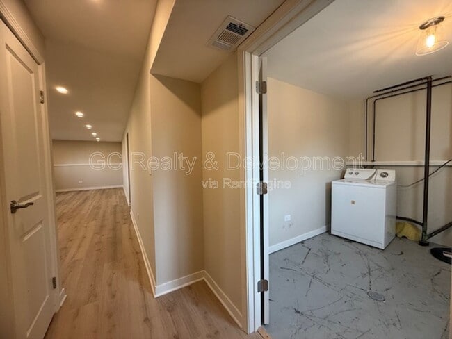 Building Photo - 3233 Twyford Rd