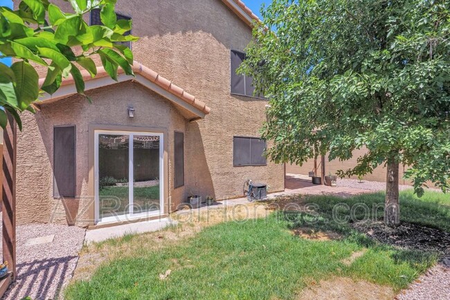 Building Photo - 39 E La Vieve Ln