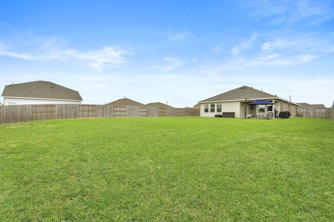 Building Photo - 9931 Cliffside Rdg