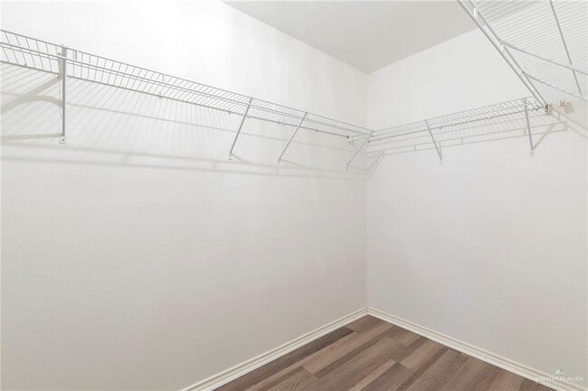 Building Photo - 209 W Rodeo Dr