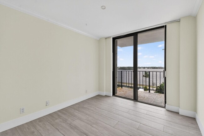 Building Photo - 3800 Washington Rd