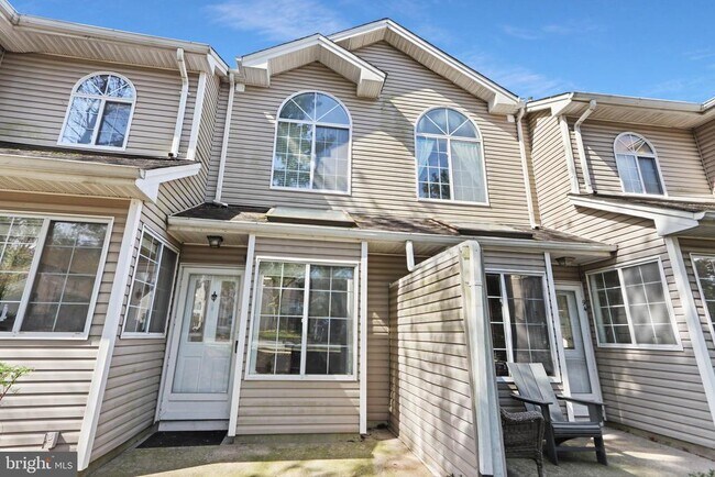 Building Photo - 93 Birchwood Rd