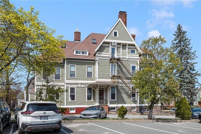 Building Photo - 87 Cooke St