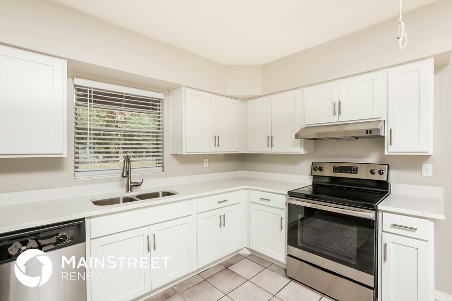 Building Photo - 411 S Bay Ave