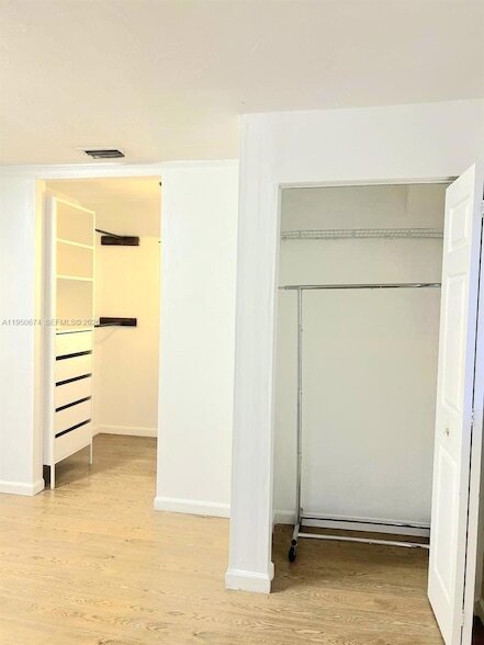 Building Photo - 1990 NE 183rd St