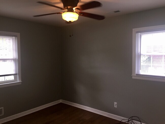 Building Photo - 5321 Ridgewood Heights Dr