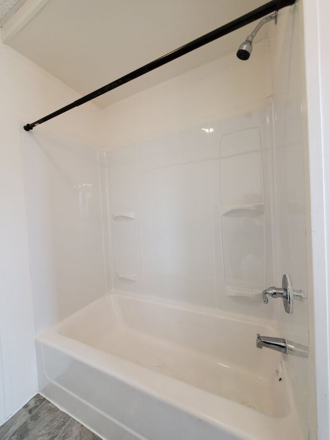 Building Photo - Milton -840