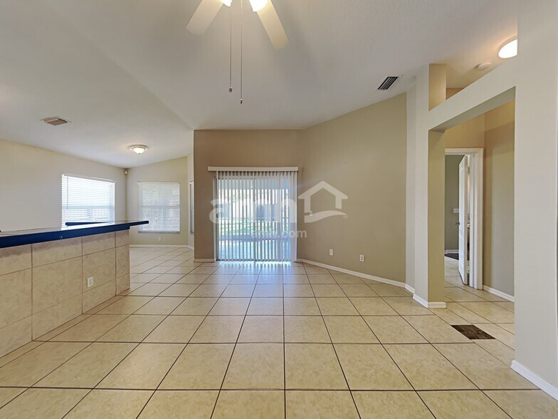 Building Photo - 1461 Lake Shore Ranch Dr