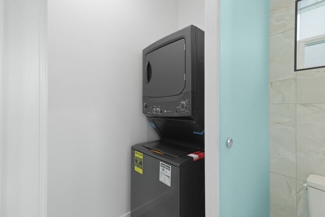 Building Photo - 3511 Pear Ct