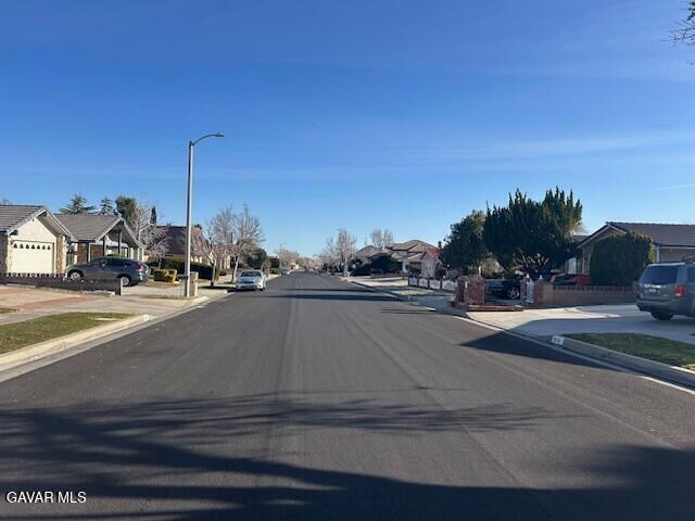 Building Photo - 431 Fantasy St