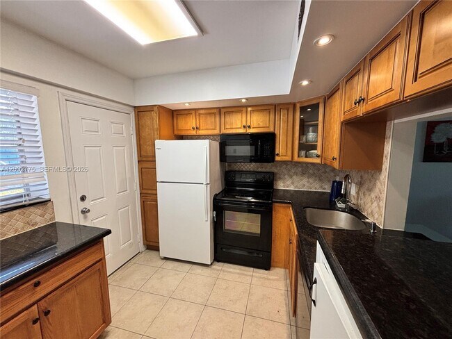 Building Photo - 2810 NE 201st Terrace