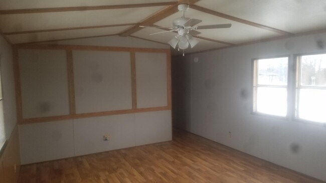 Building Photo - 21727 Woodburn Rd